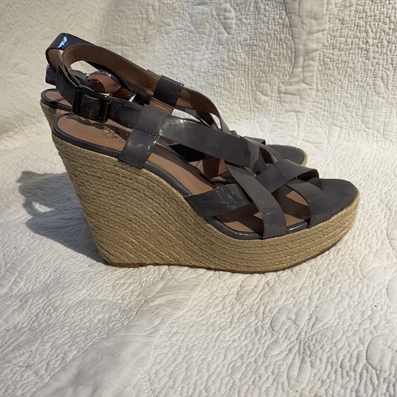 Vince Camuto Gray Wedge Leather Sandals Size 9.5 - Picture 5 of 9